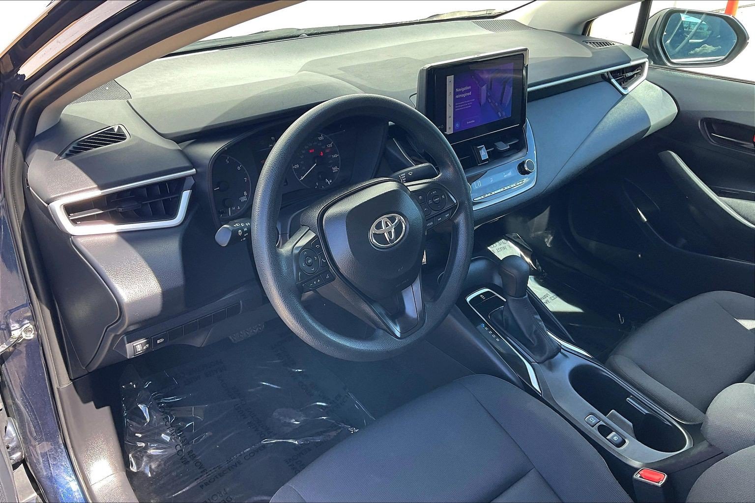 Used 2025 Toyota Corolla LE FWD image 18