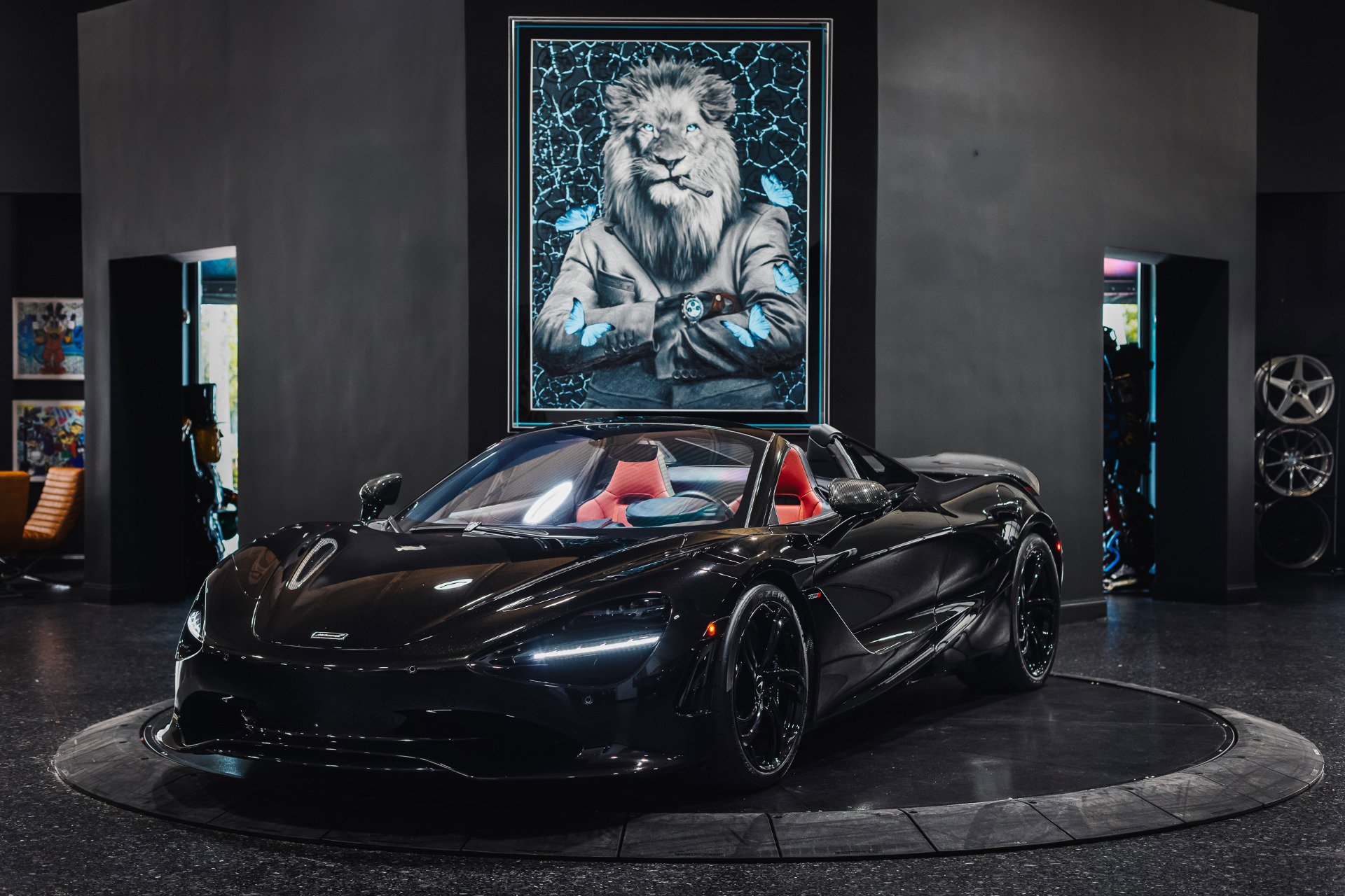 Used 2024 McLaren 750S Spider RWD image 1