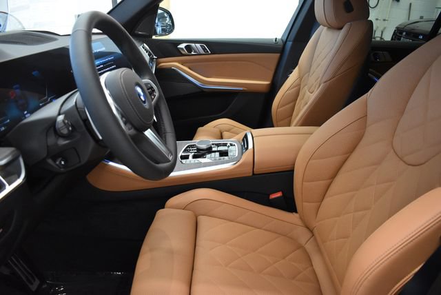 New 2026 BMW X5 xDrive50e w/ M Sport Package AWD/4WD image 22