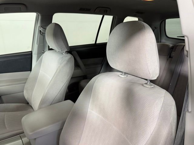 Used 2013 Toyota Highlander FWD image 17