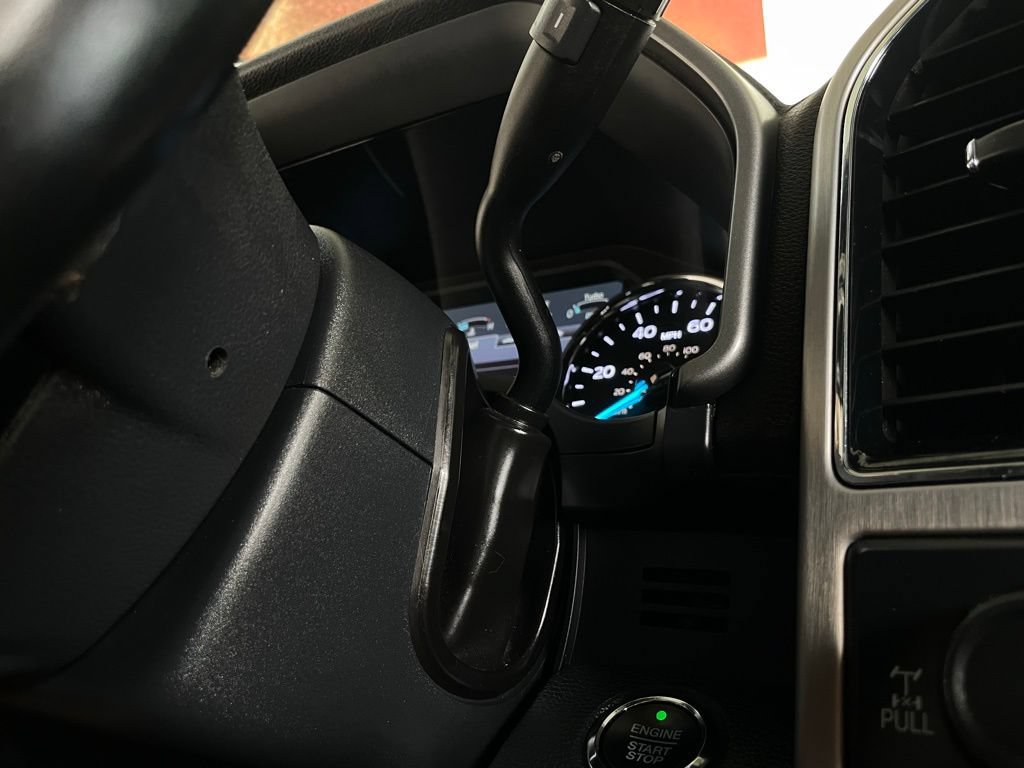 Used 2022 Ford F250 Platinum w/ FX4 Off-Road Package AWD/4WD image 30
