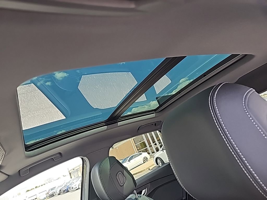 Used 2024 Audi Q4 e-tron Prestige w/ Black Optic Package image 4