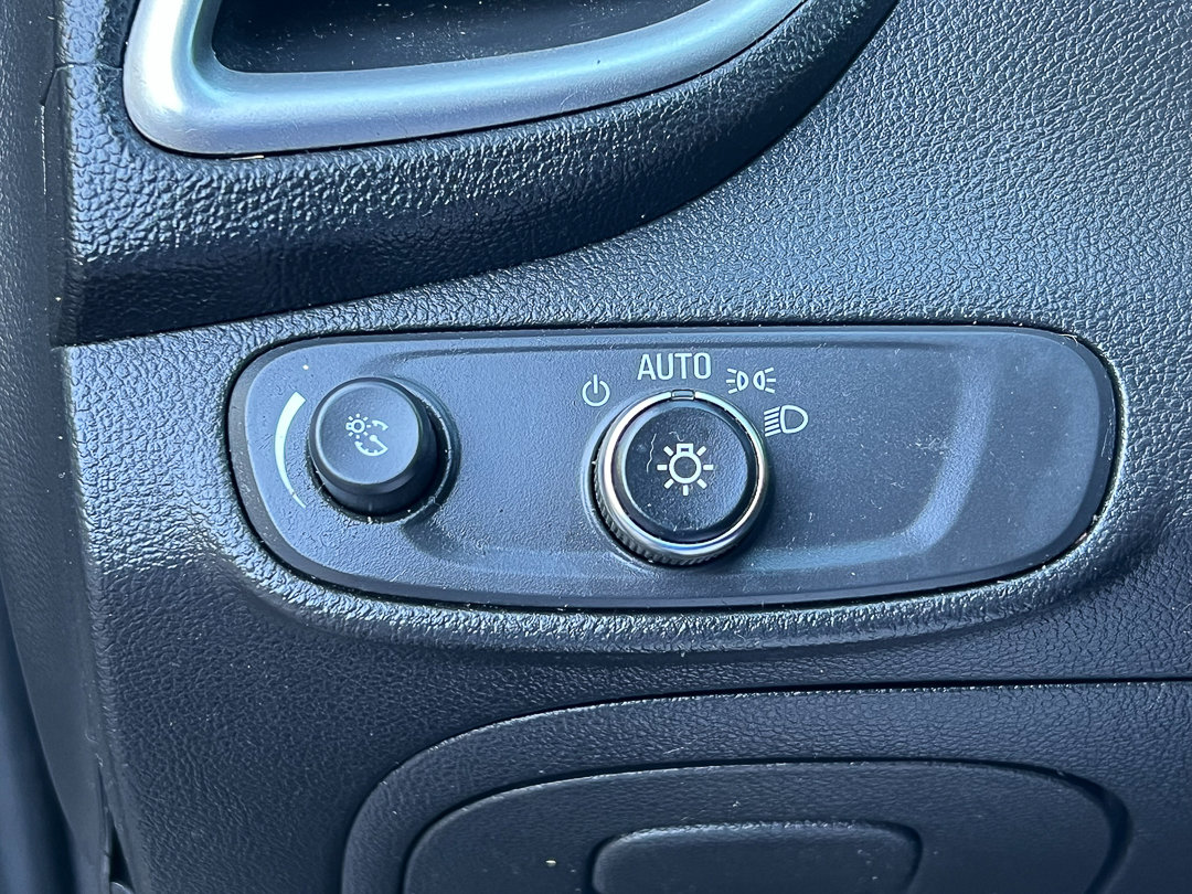 Used 2021 Chevrolet Trax LS w/ Tint and Cruise Package image 13