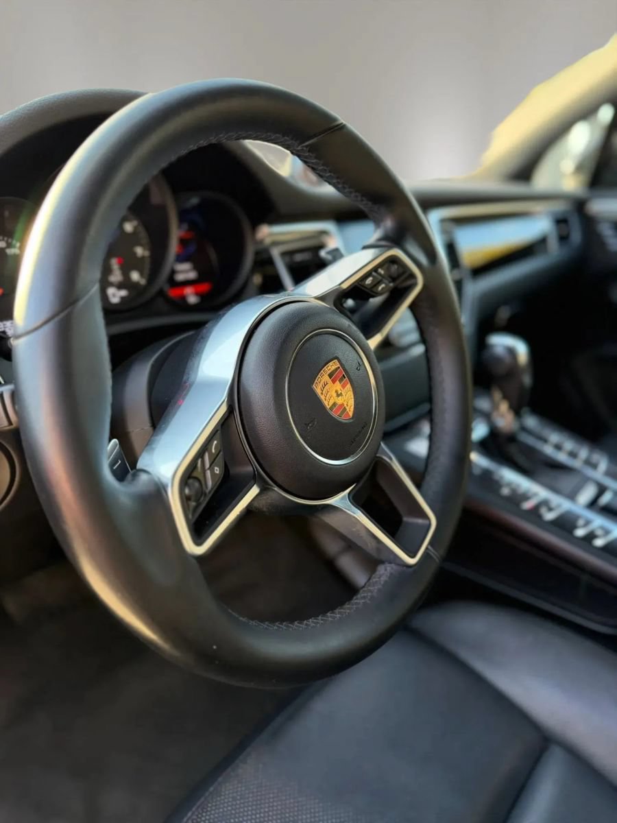 Used 2017 Porsche Macan AWD/4WD image 8