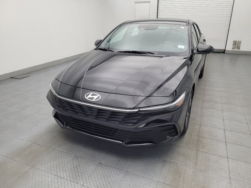 Used 2025 Hyundai Elantra Sport FWD image 15