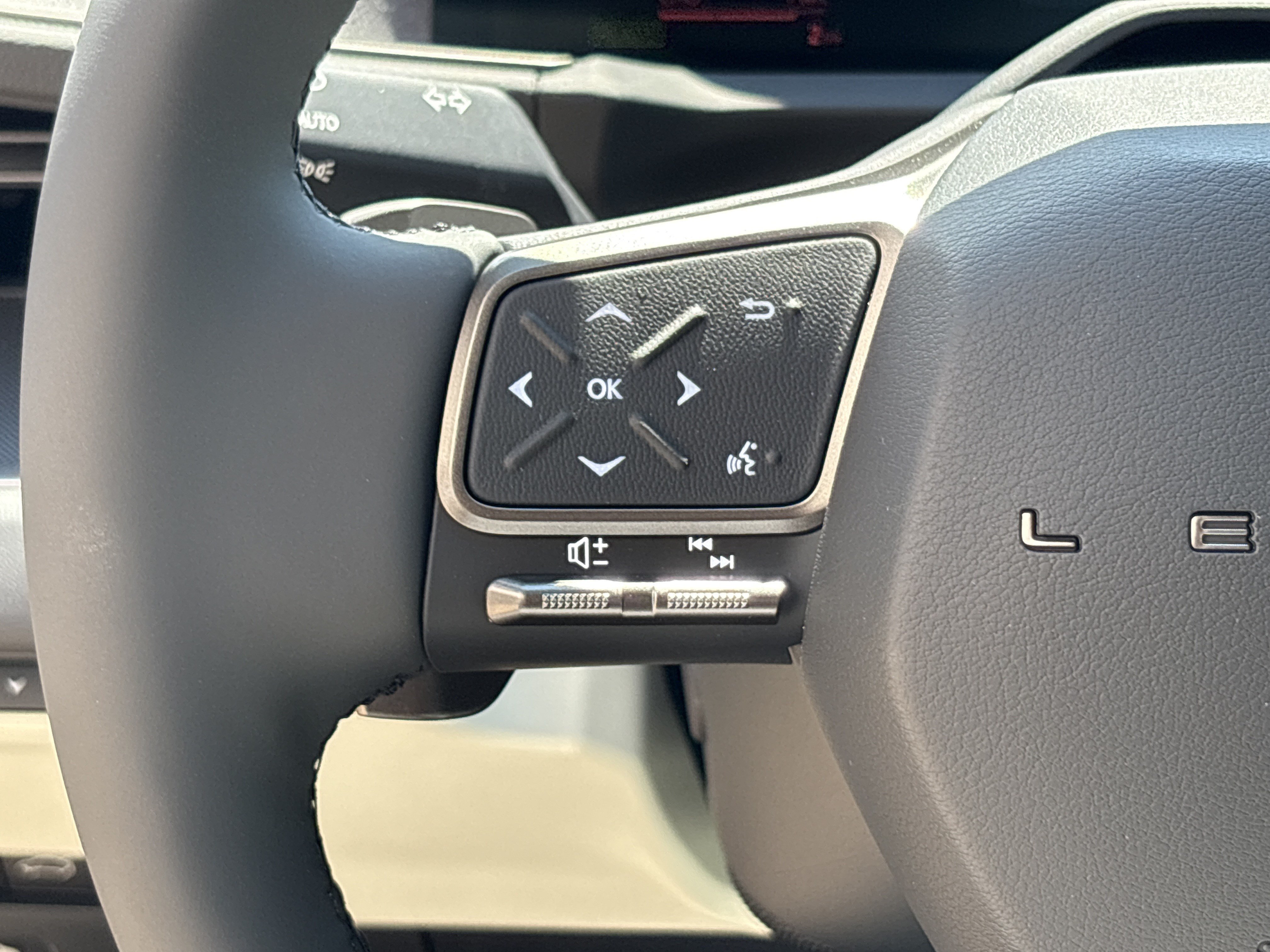 New 2026 Lexus ES 500e w/ Convenience Package AWD/4WD image 20