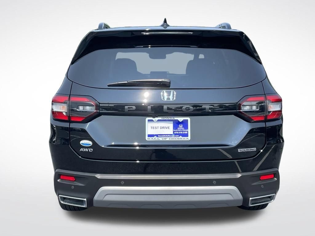Certified 2025 Honda Pilot Touring image 5