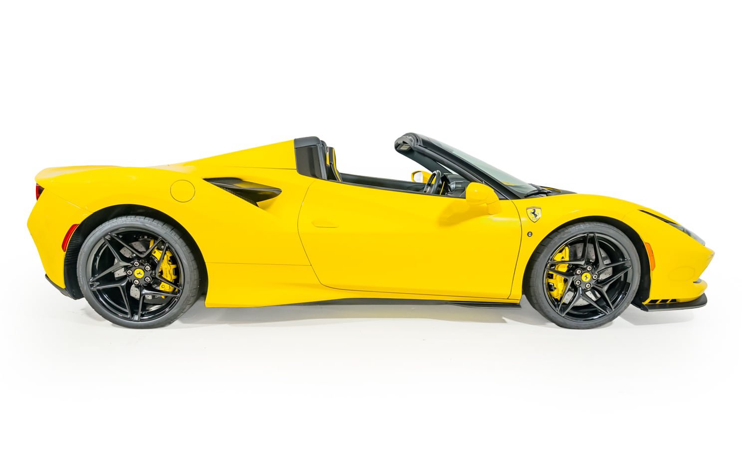 Used 2022 Ferrari F8 Tributo RWD image 20