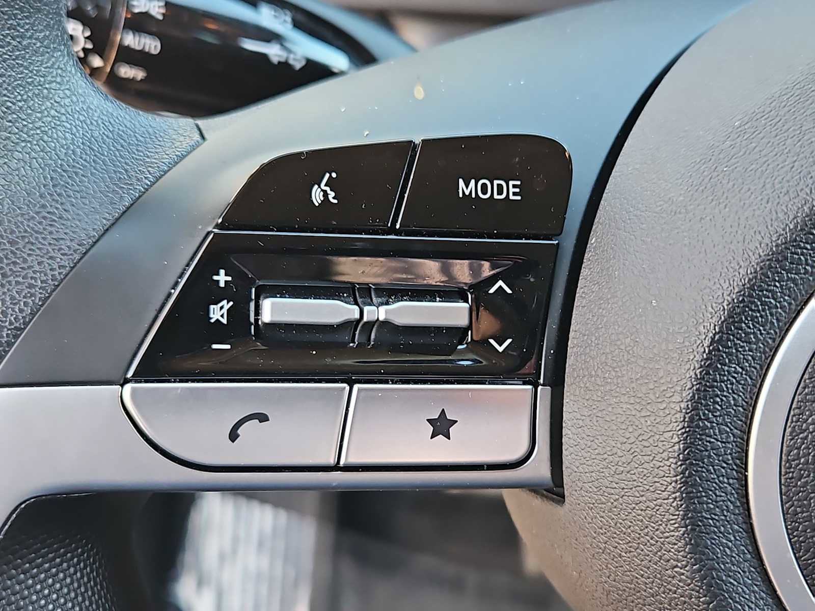 Certified 2025 Hyundai Elantra SE image 23