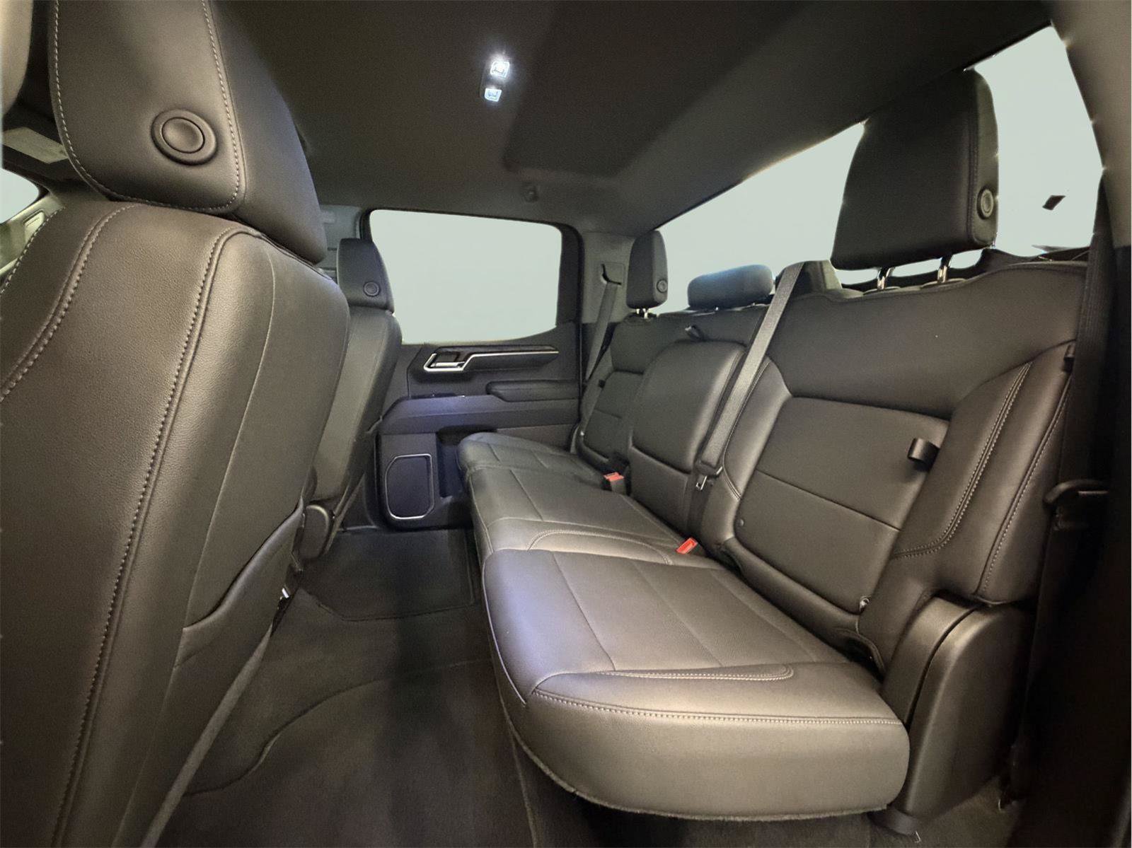 Certified 2025 GMC Sierra 1500 SLT AWD/4WD image 22
