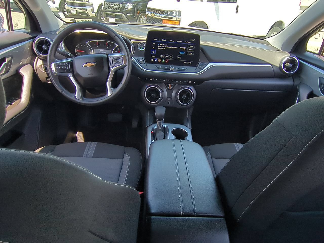 Used 2025 Chevrolet Blazer LT AWD/4WD image 19