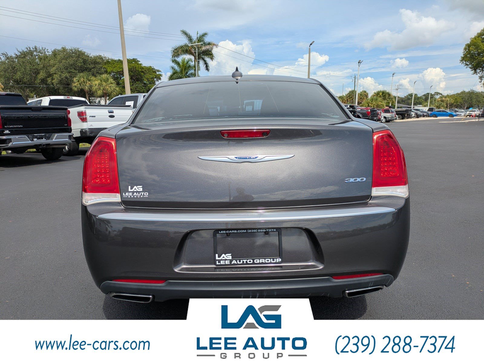Used 2019 Chrysler 300 Touring w/ Chrome Appearance Package RWD image 4
