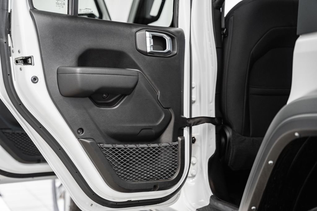 Used 2022 Jeep Wrangler Unlimited Sport image 39
