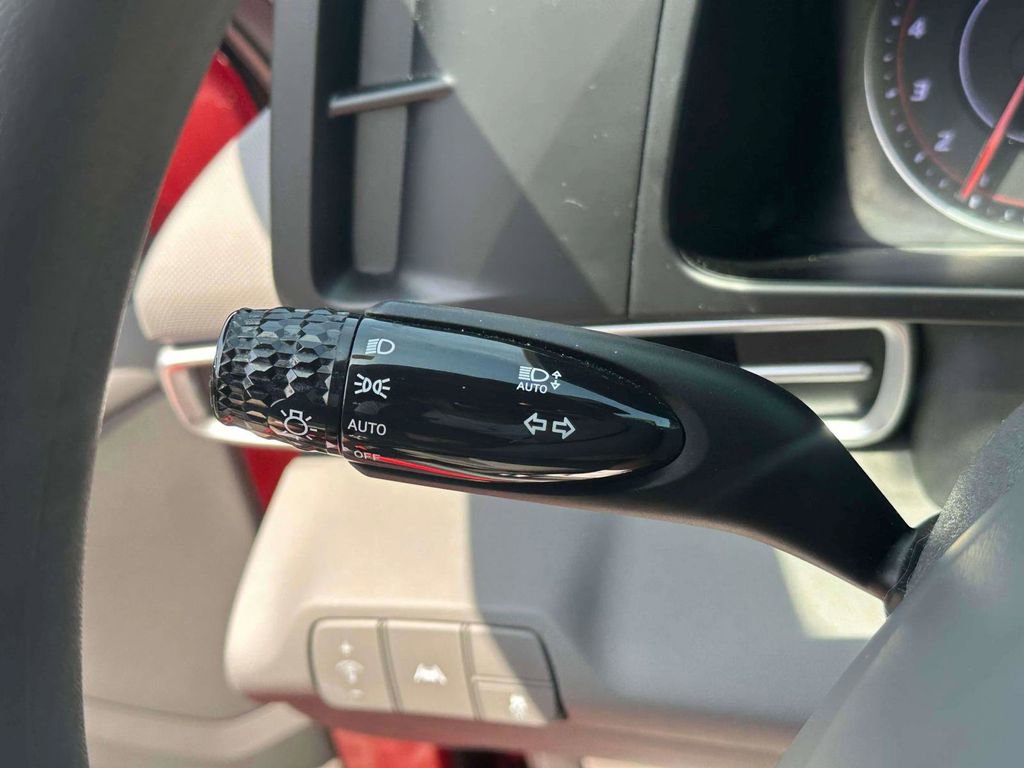 Used 2023 Hyundai Elantra SEL FWD image 19
