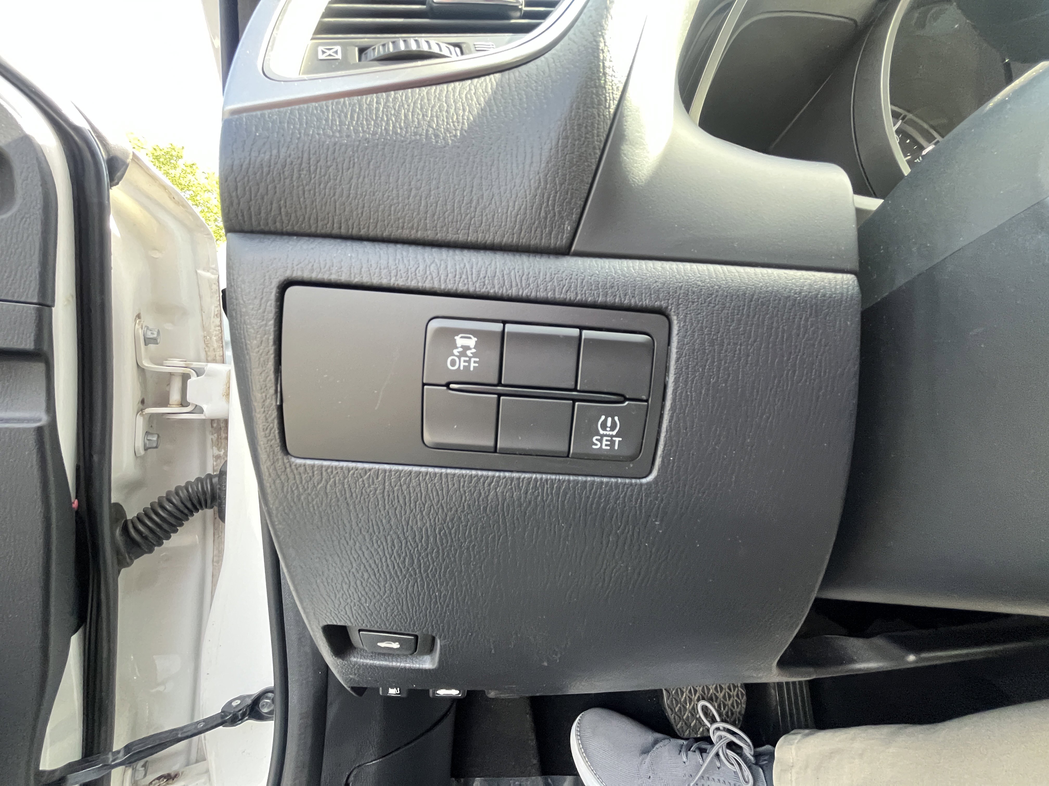 Used 2018 MAZDA MAZDA3 Sport FWD image 20