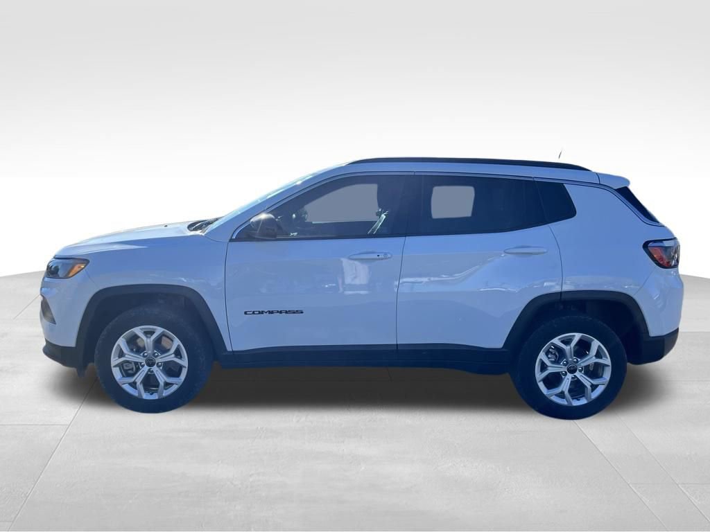 Used 2025 Jeep Compass Latitude image 6