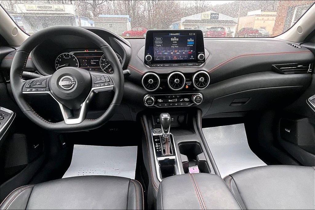 Used 2024 Nissan Sentra SR w/ SR Premium Package image 14