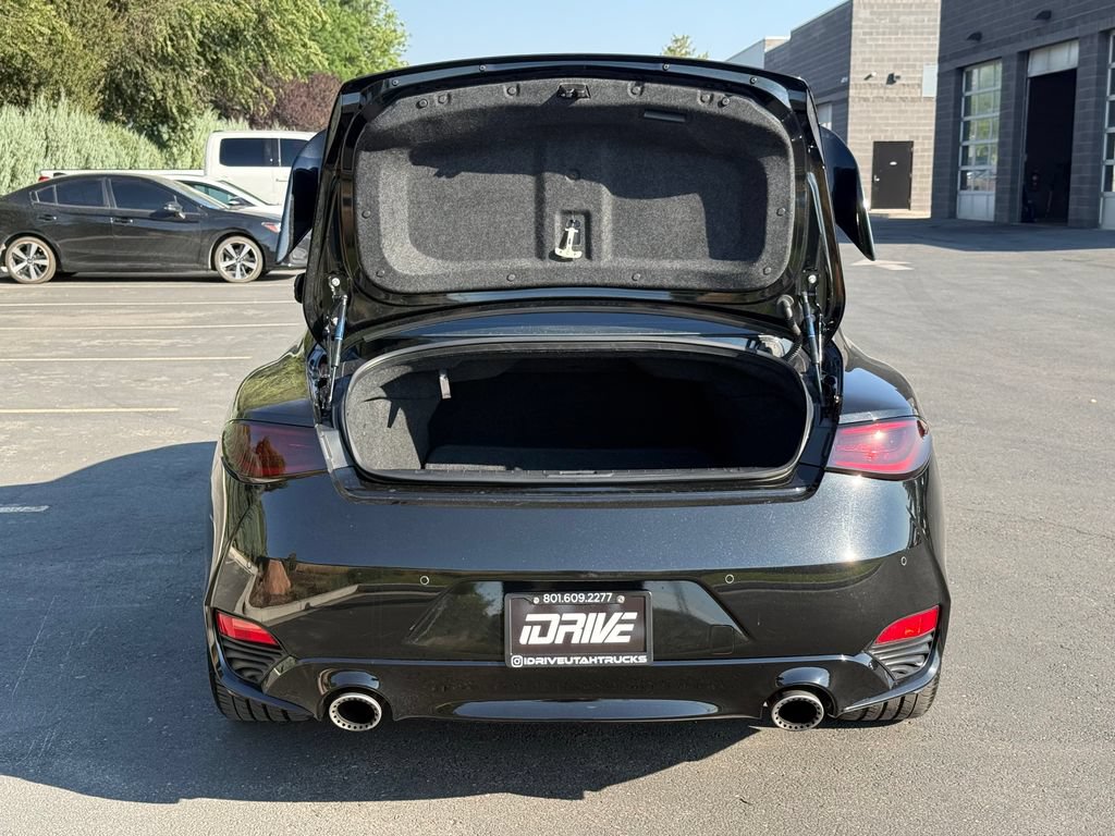 Used 2018 INFINITI Q60 Red Sport 400 AWD/4WD image 12