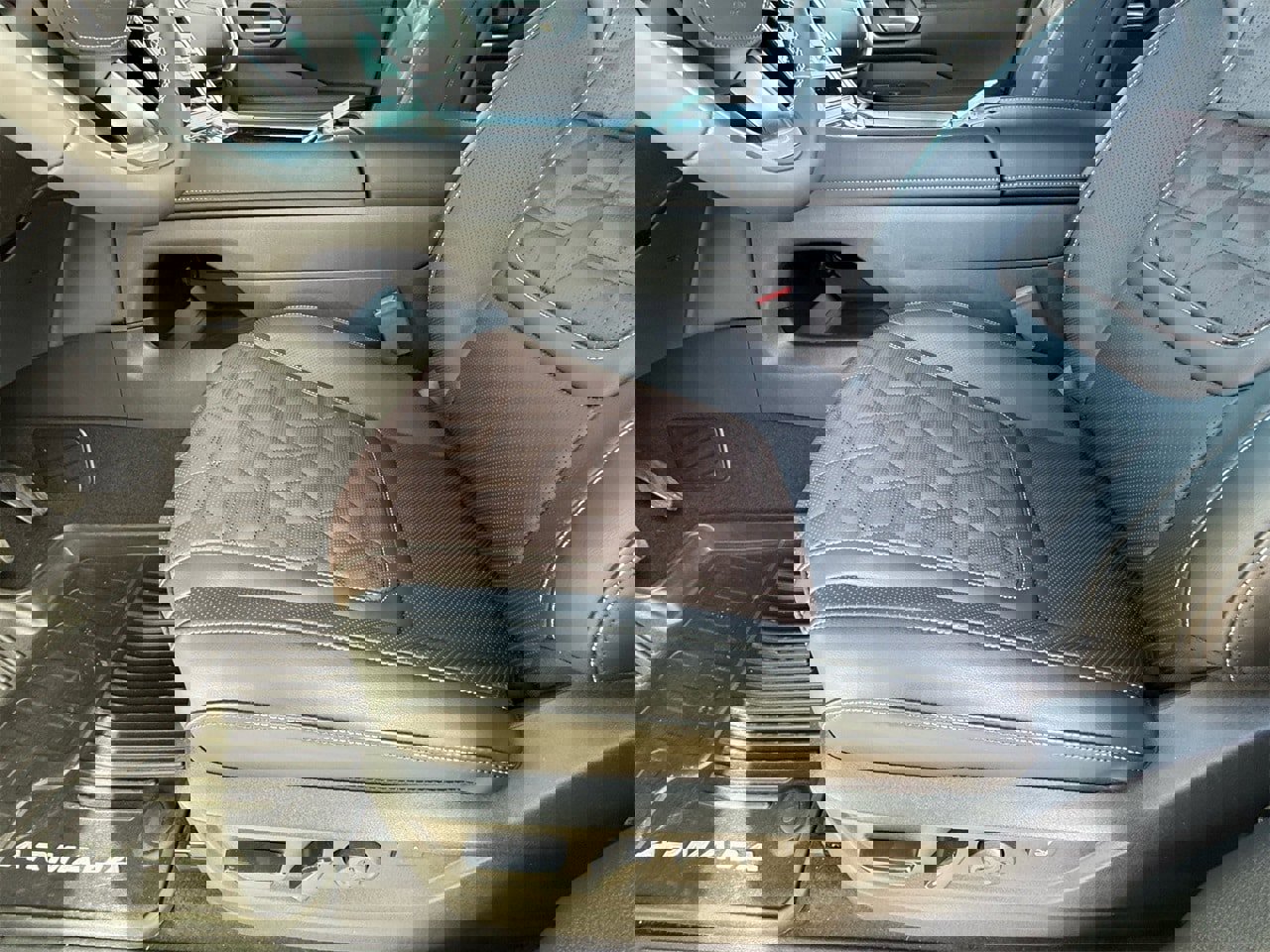 New 2025 Nissan Armada Platinum Reserve image 12