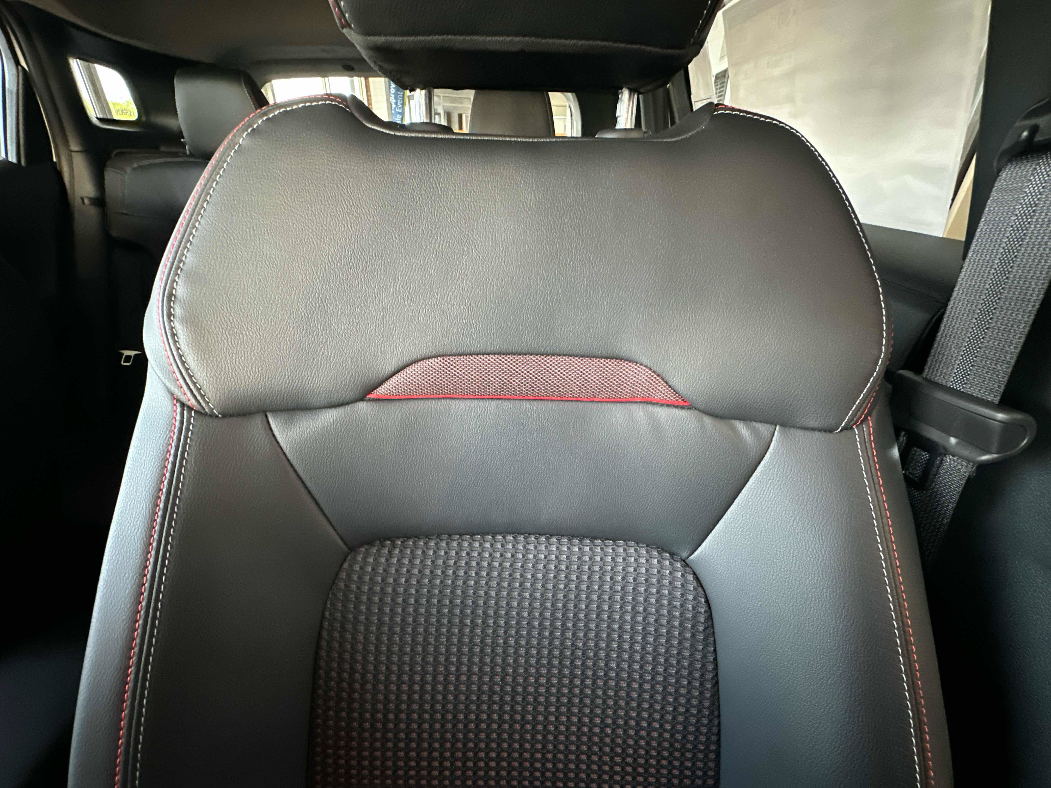 New 2025 Nissan Kicks SR AWD/4WD image 23