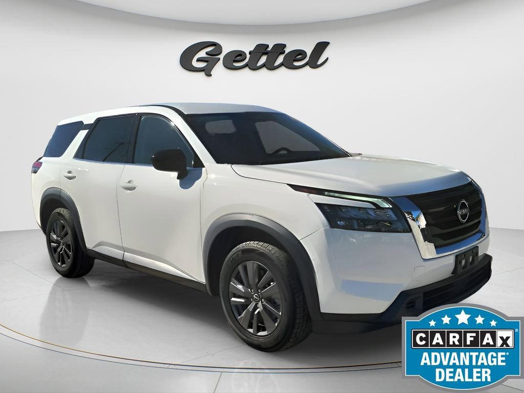 Used 2023 Nissan Pathfinder S image 2