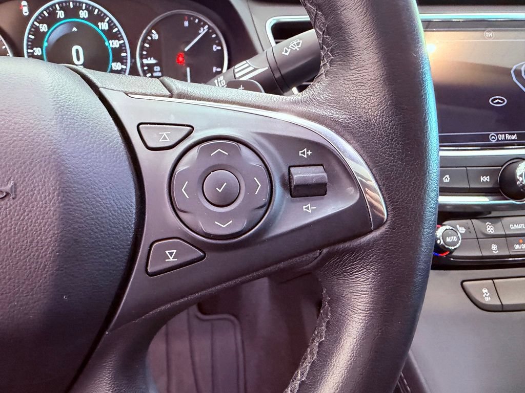 Used 2017 Buick LaCrosse Essence FWD image 22