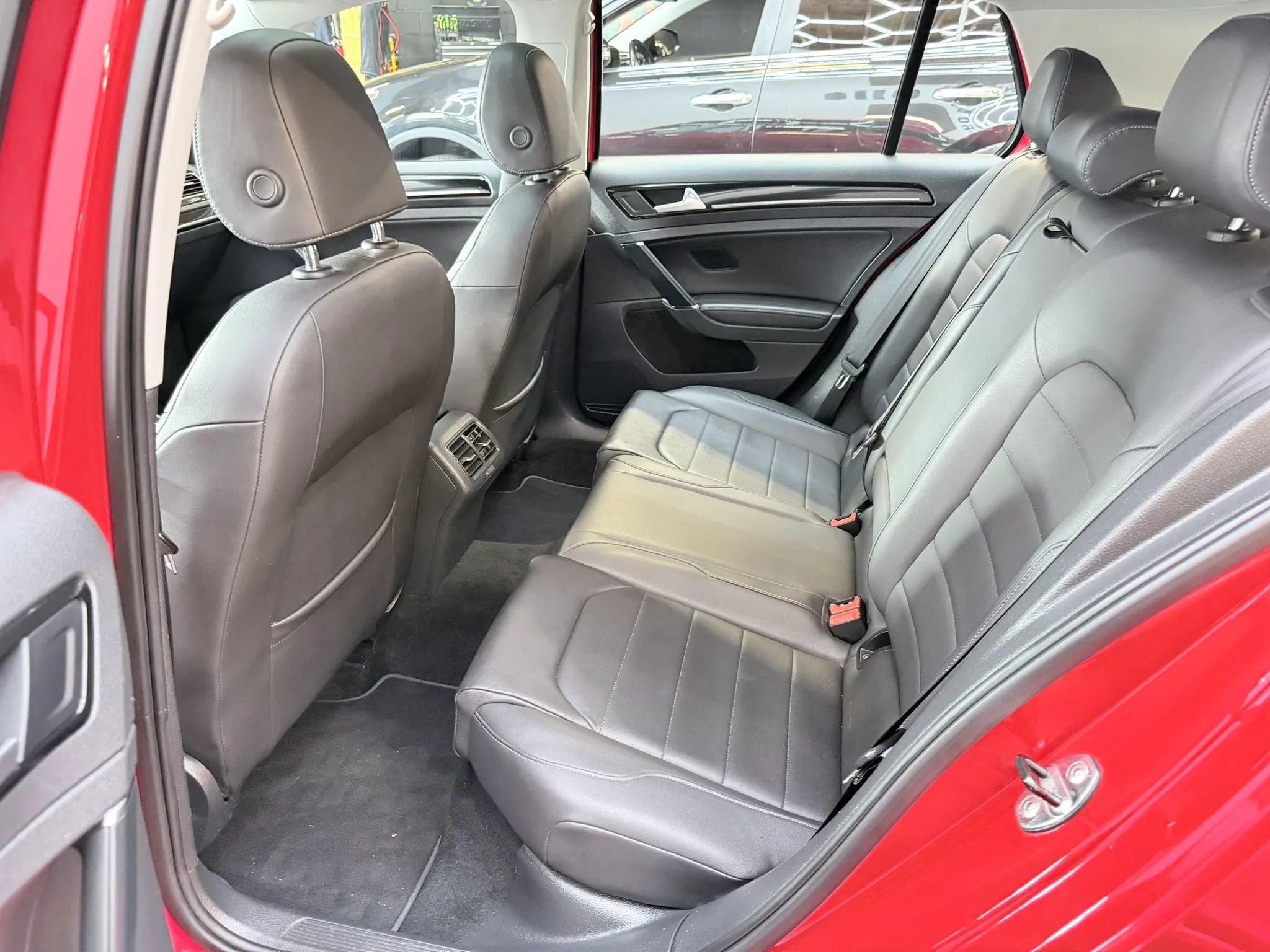 Used 2015 Volkswagen Golf SEL FWD image 19