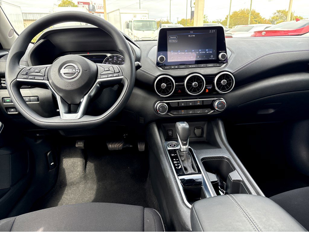 Used 2025 Nissan Sentra SV image 4