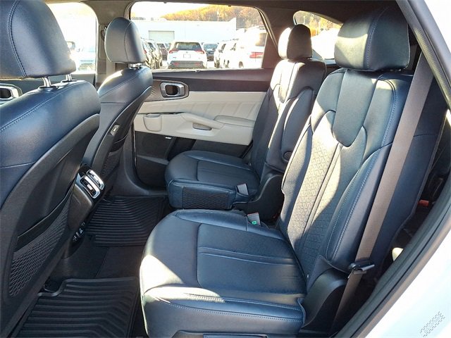 Used 2023 Kia Sorento SX Prestige image 10