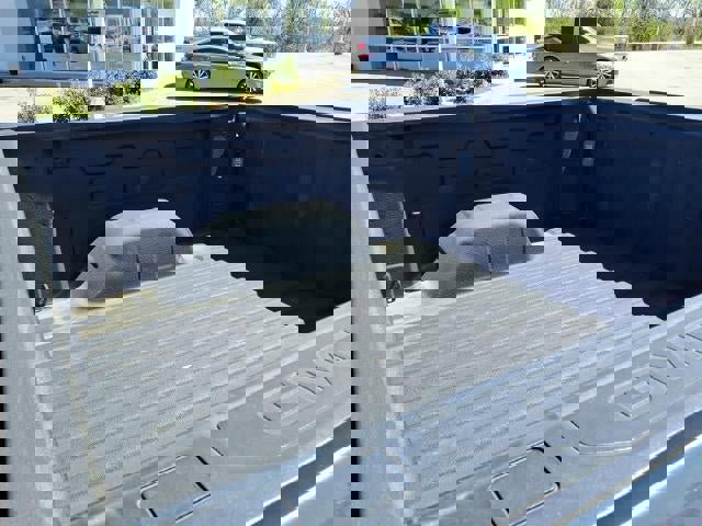 Used 2020 GMC Sierra 1500 Elevation w/ Elevation Value Package image 17