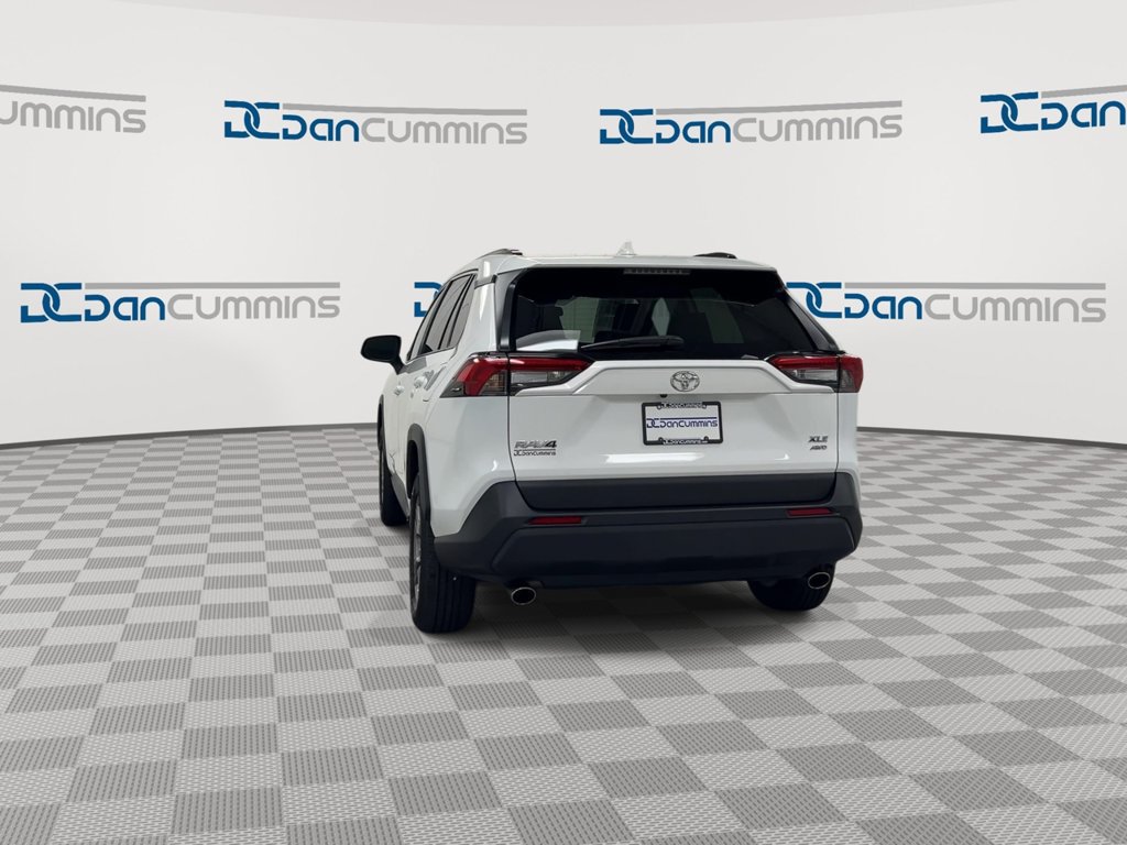 Used 2024 Toyota RAV4 XLE AWD/4WD image 7