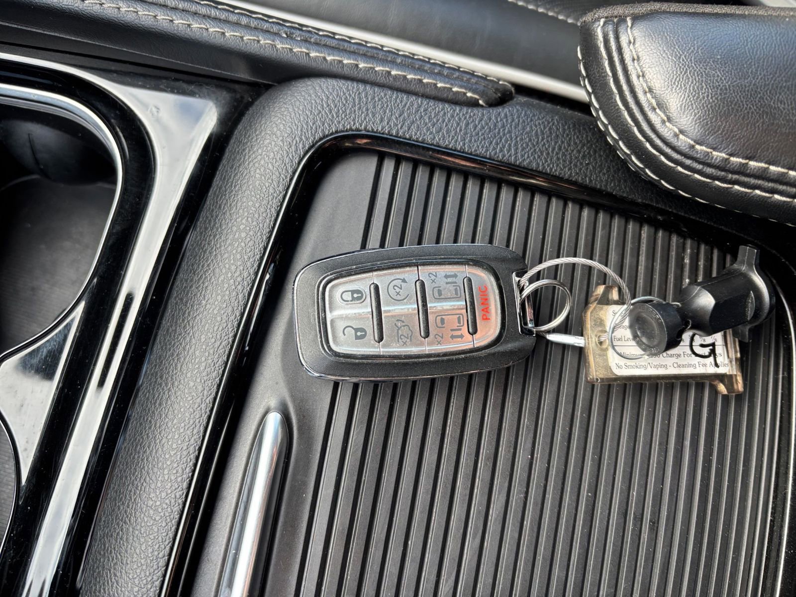 Used 2025 Chrysler Pacifica Limited image 22