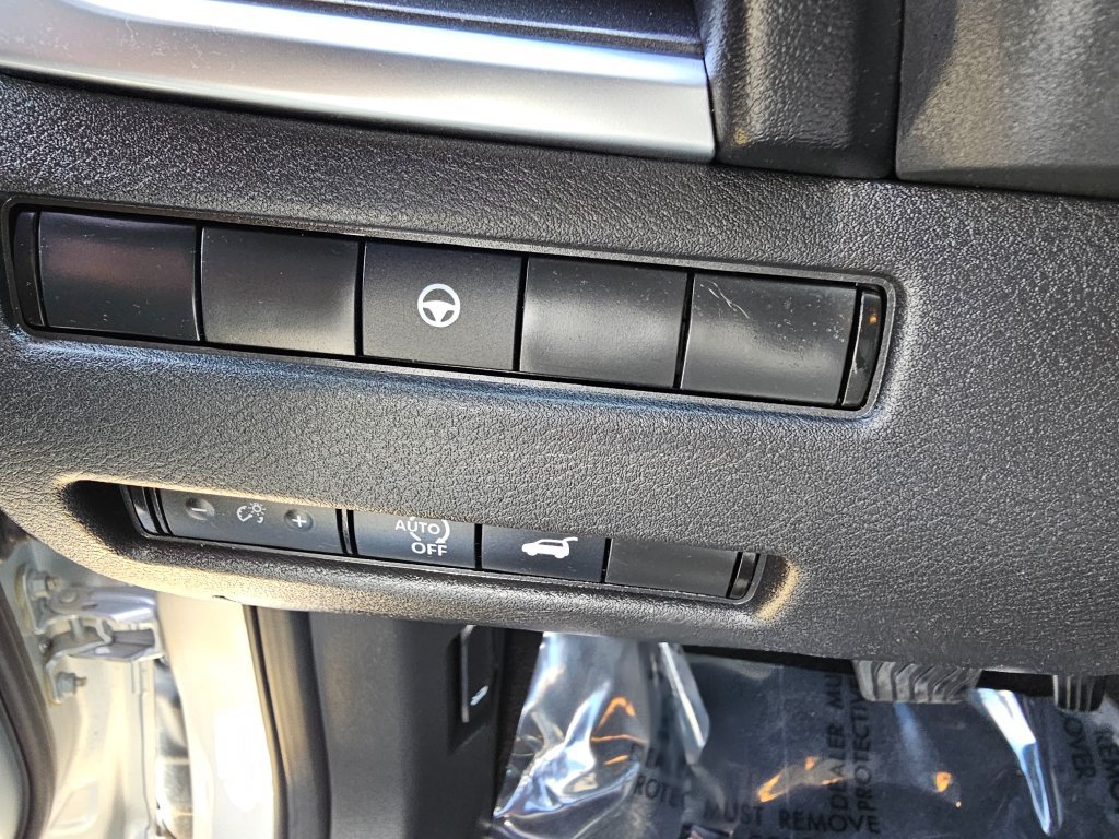 Used 2024 Nissan Rogue SV FWD image 25