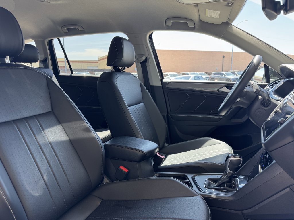 Used 2023 Volkswagen Tiguan SE image 40