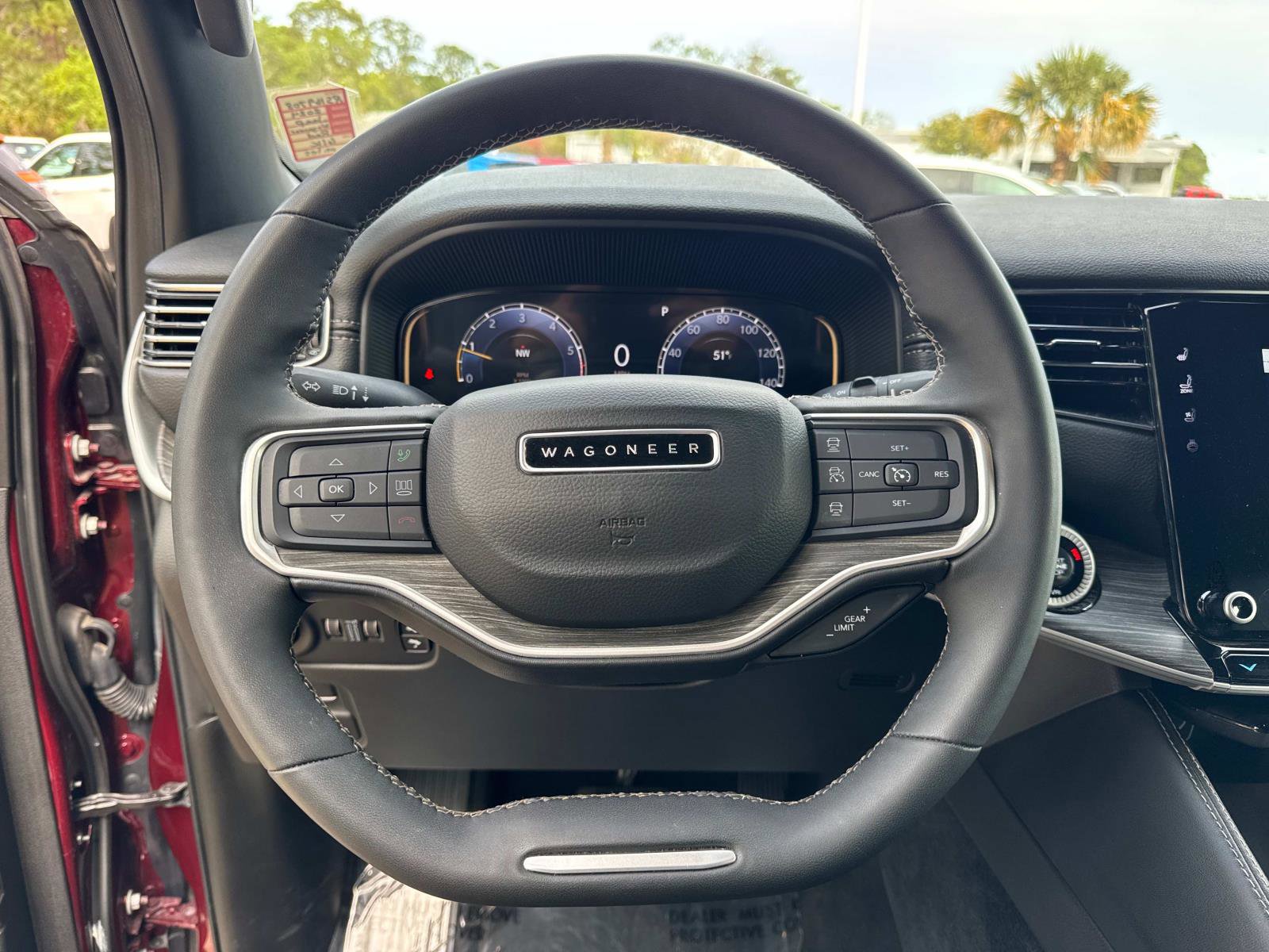 Certified 2024 Jeep Wagoneer Series II w/ Flexible Seating Group RWD image 28