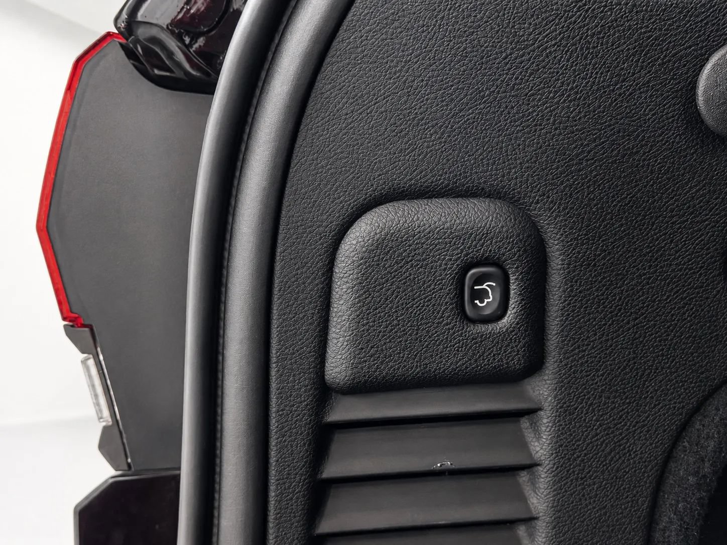 Used 2018 Jeep Grand Cherokee High Altitude AWD/4WD image 19