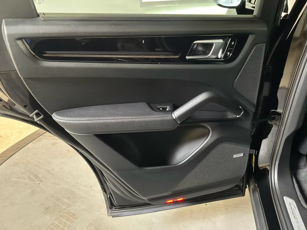 Used 2019 Porsche Cayenne S AWD/4WD image 15