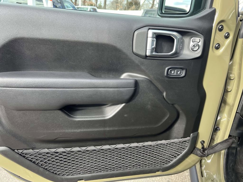 Used 2025 Jeep Wrangler Rubicon w/ XTREMEE 35" Tire Package image 26