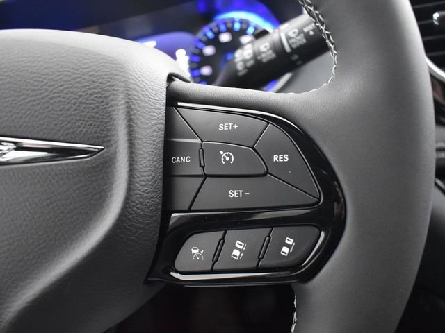 New 2026 Chrysler Pacifica Limited w/ S Appearance Package FWD image 18