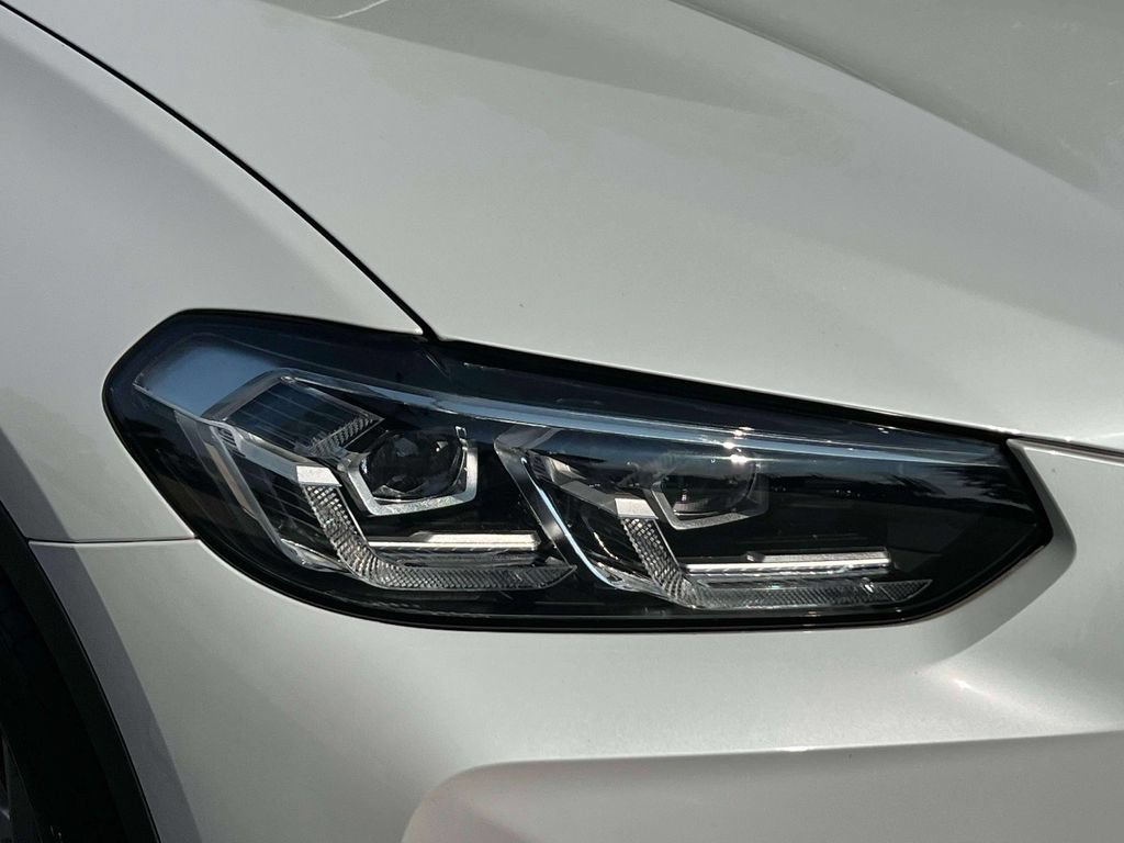 Used 2023 BMW X4 xDrive30i w/ Parking Assistance Package AWD/4WD image 10