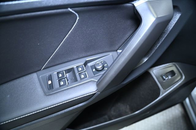 Used 2022 Volkswagen Tiguan SE image 25