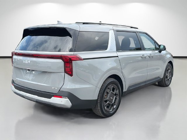 Used 2025 Kia Carnival EX FWD image 3