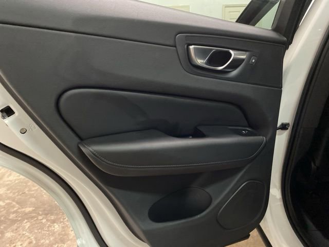 Used 2025 Volvo XC60 B5 Core image 65