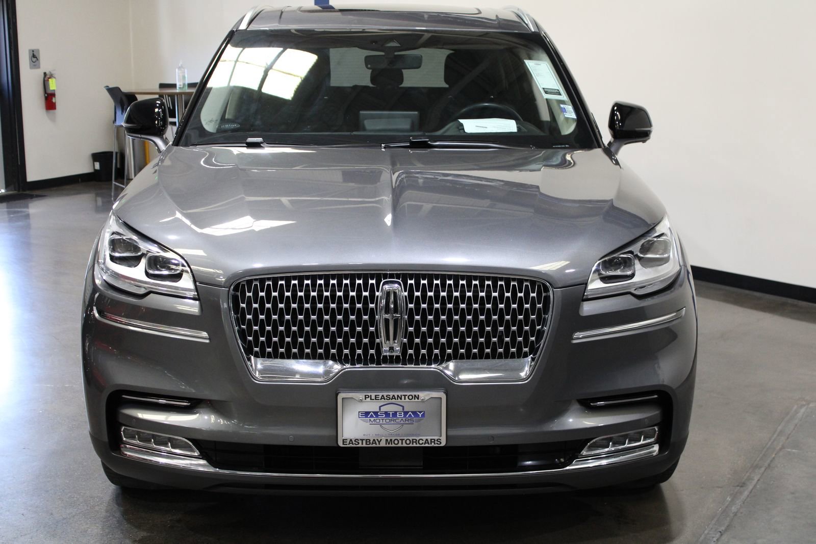 Used 2021 Lincoln Aviator Reserve w/ Equipment Group 202A AWD/4WD image 3