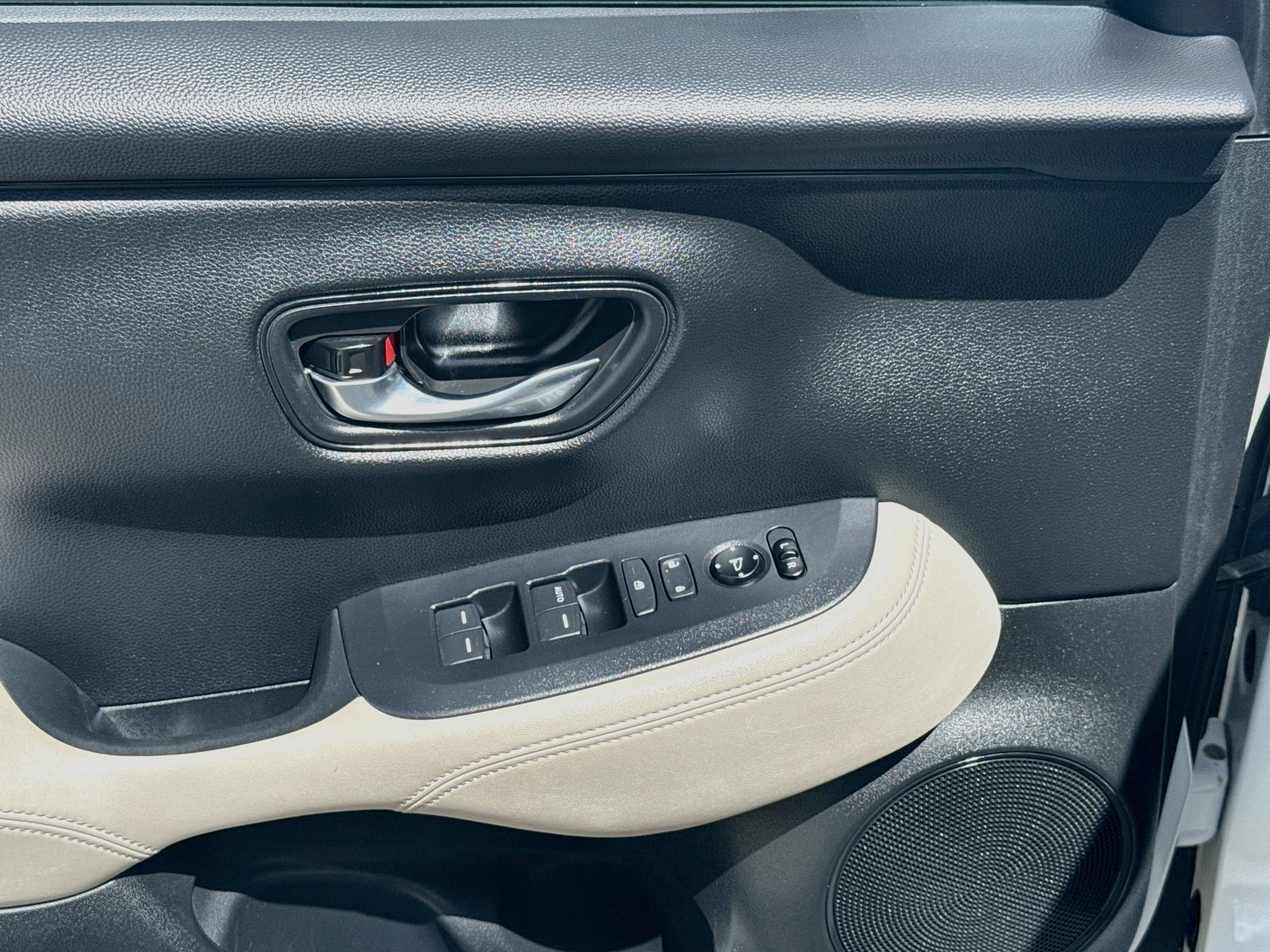 Used 2024 Honda HR-V LX image 16