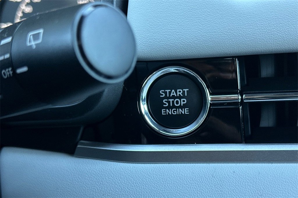 New 2025 Mitsubishi Outlander SE image 23