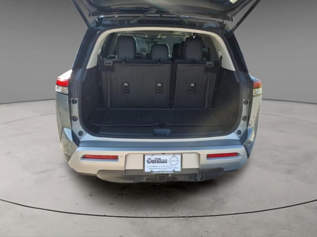Certified 2024 Nissan Pathfinder Platinum AWD/4WD image 11