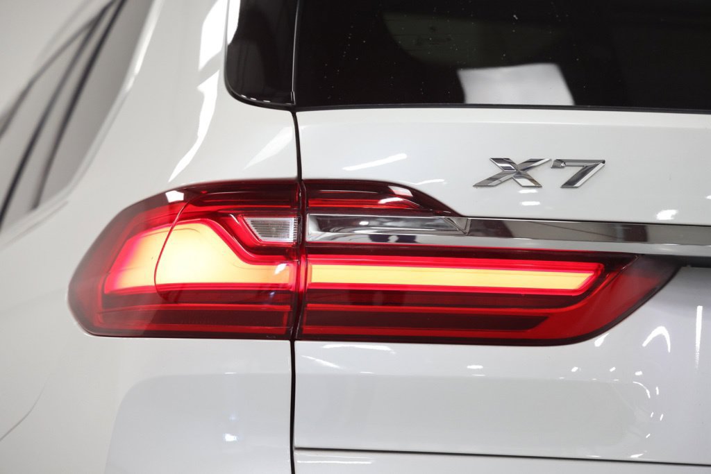 Used 2022 BMW X7 xDrive40i w/ Executive Package AWD/4WD image 15