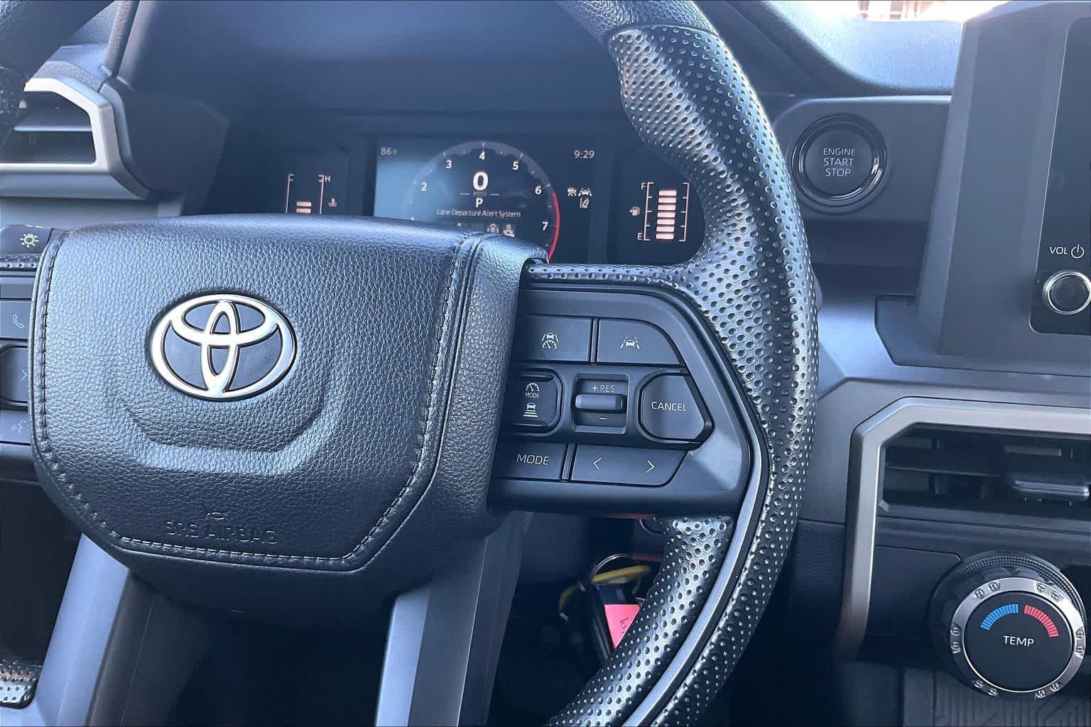Used 2025 Toyota Tacoma SR5 AWD/4WD image 23