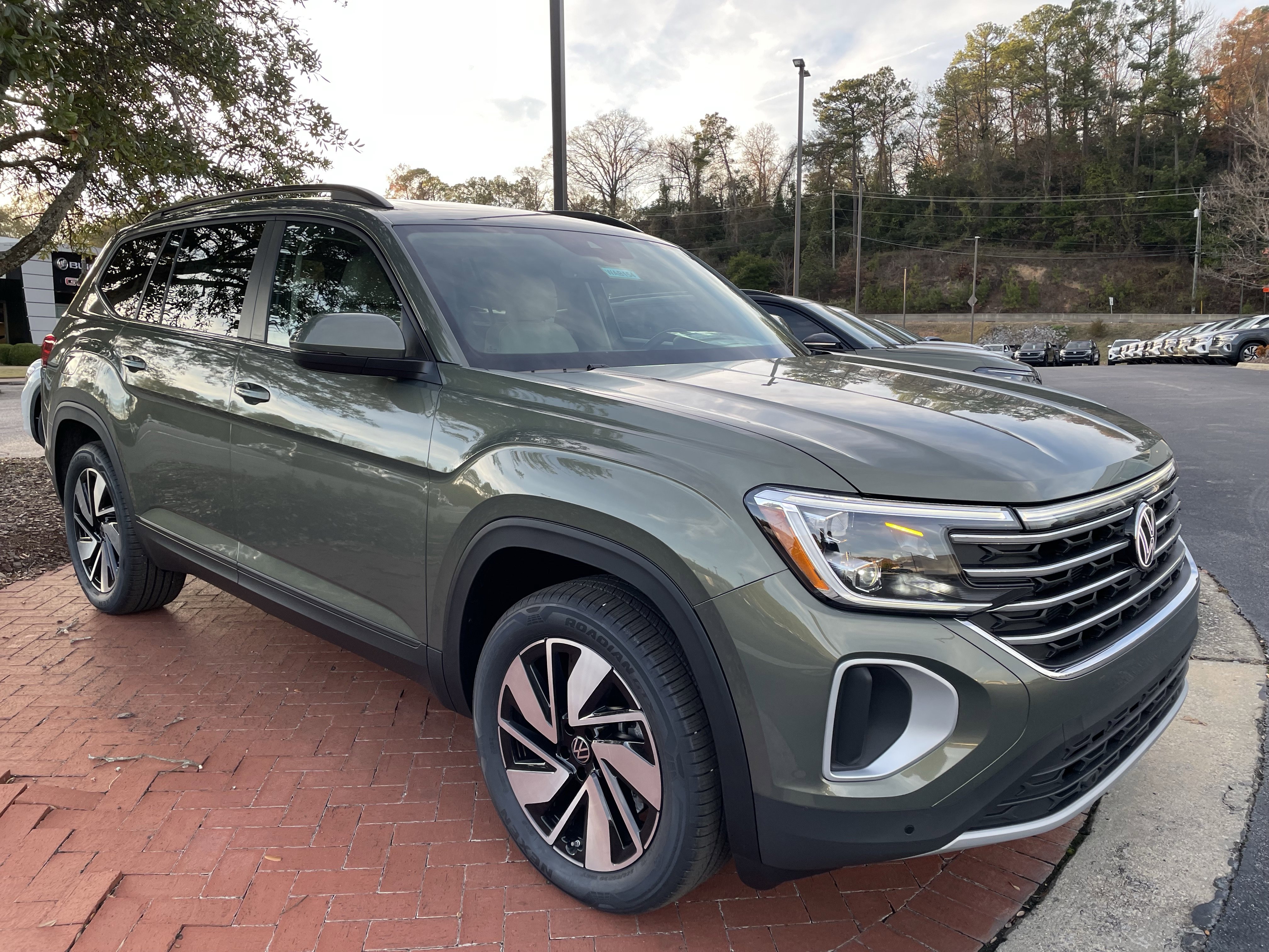 New 2026 Volkswagen Atlas SE image 3